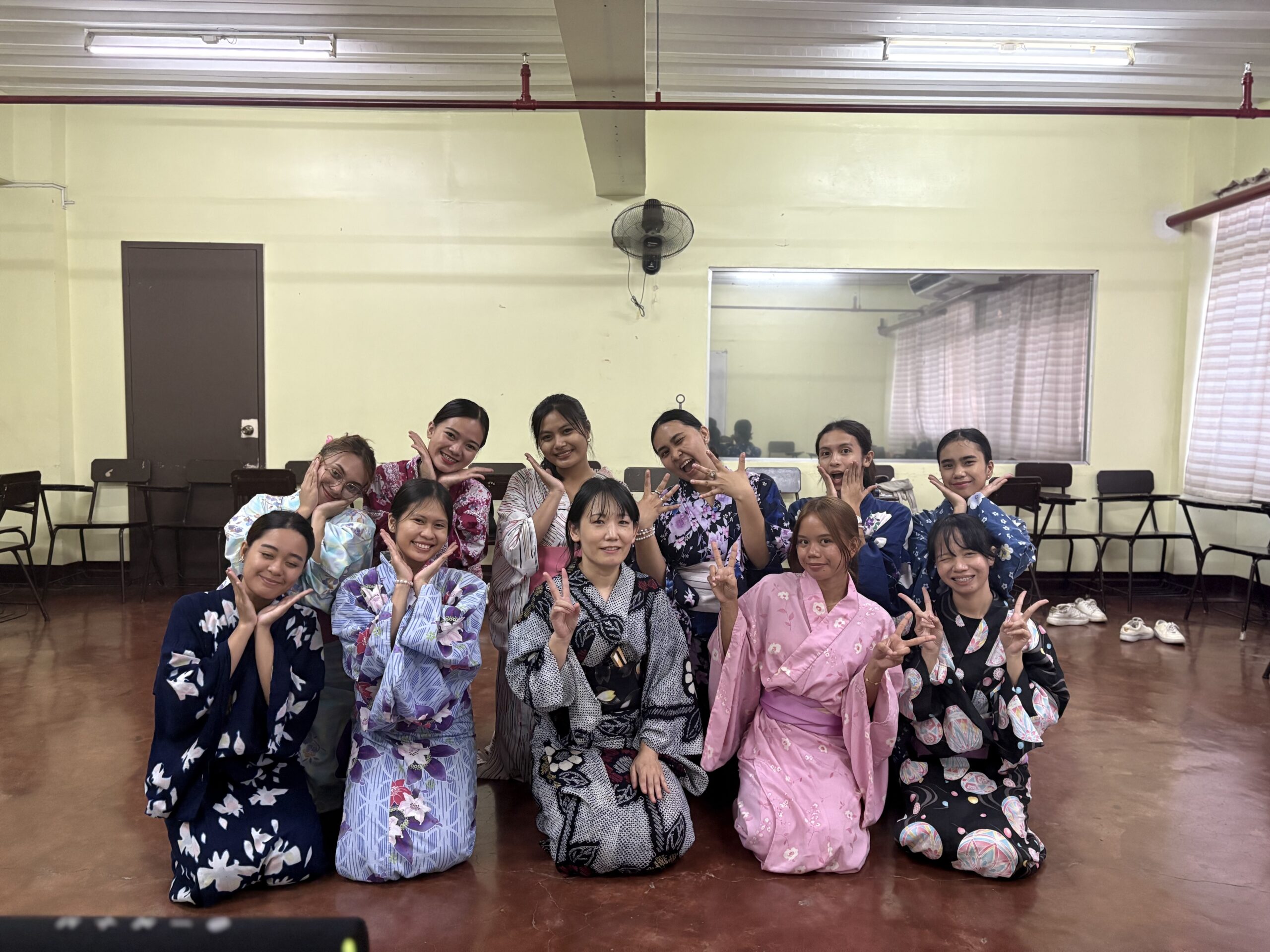 MKD学生との集合写真